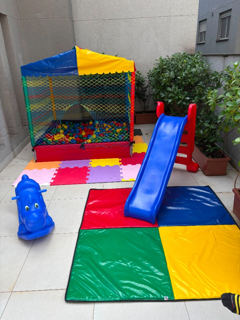 Piscina de Bolinha 1,5m para festa infantil — BrinkaBru